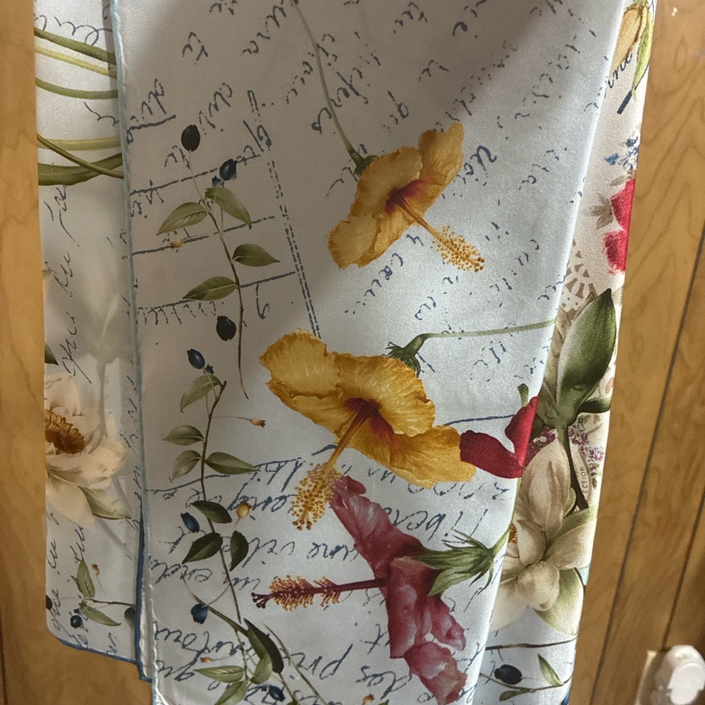 Longchamp Paris silk Carre scarf.  Roses & Poppies by Serge Deffaix-Madein Italy